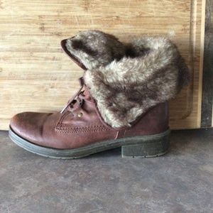 Mossimo brown faux fur boots size 7.5